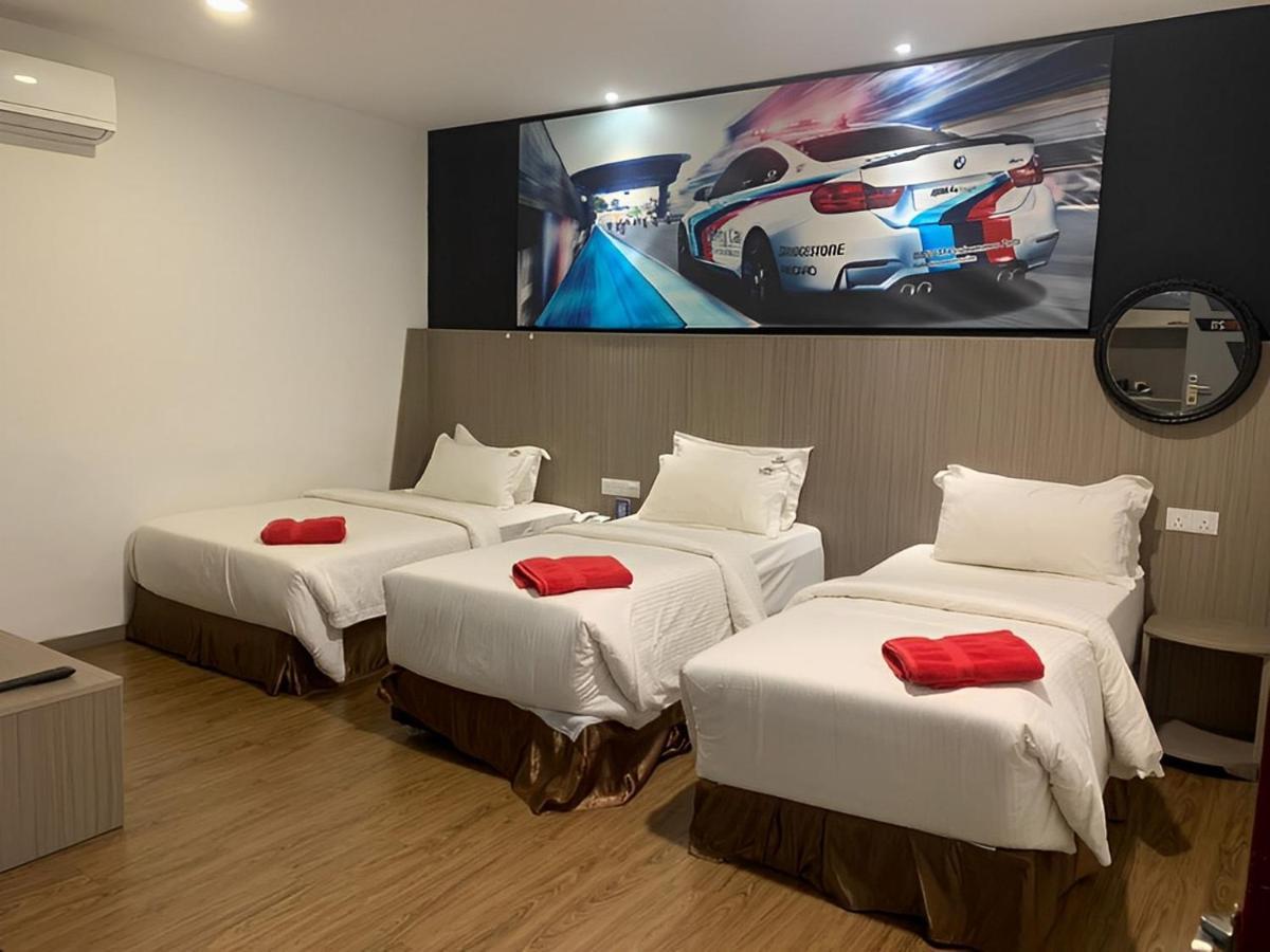 Hype Motorsport Hotel Nilai Ngoại thất bức ảnh