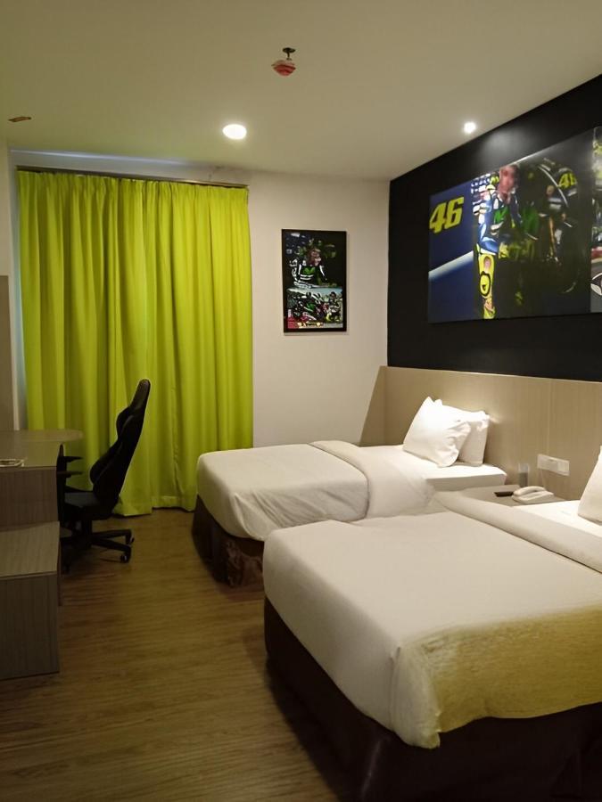 Hype Motorsport Hotel Nilai Ngoại thất bức ảnh