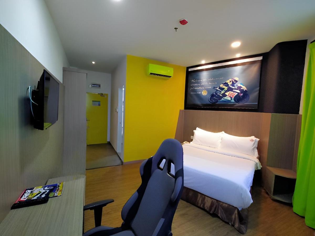 Hype Motorsport Hotel Nilai Ngoại thất bức ảnh