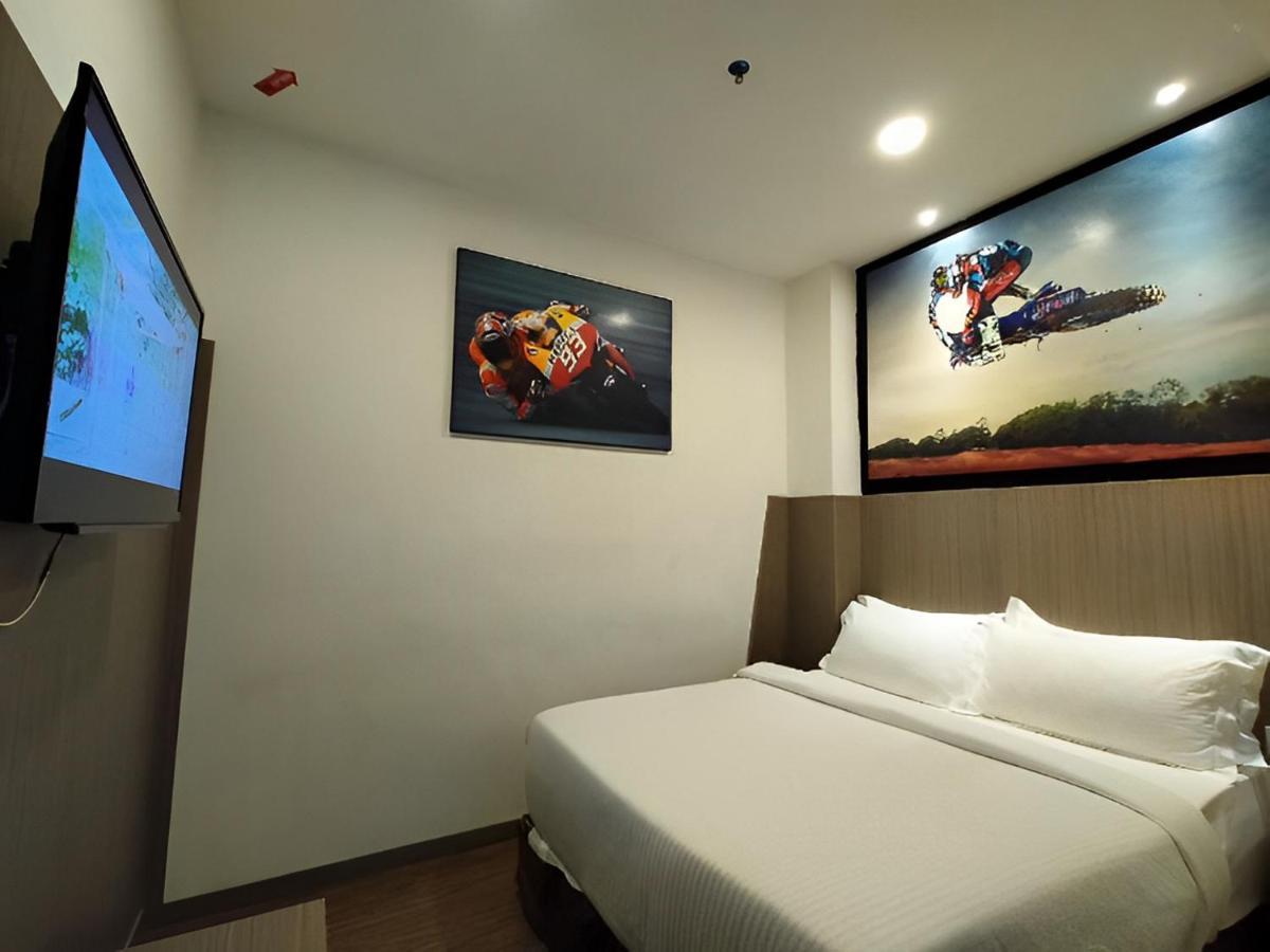 Hype Motorsport Hotel Nilai Ngoại thất bức ảnh