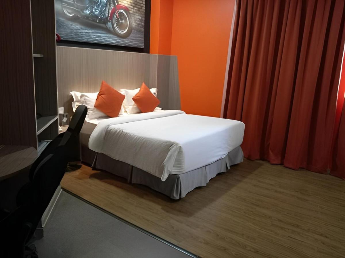 Hype Motorsport Hotel Nilai Ngoại thất bức ảnh