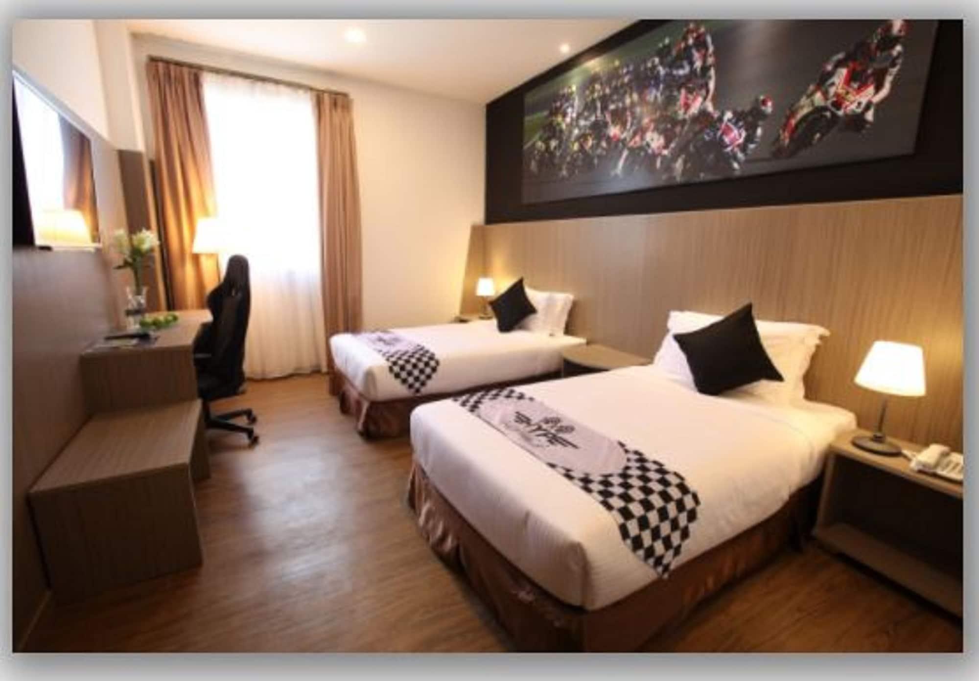 Hype Motorsport Hotel Nilai Ngoại thất bức ảnh