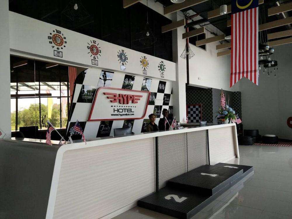 Hype Motorsport Hotel Nilai Ngoại thất bức ảnh