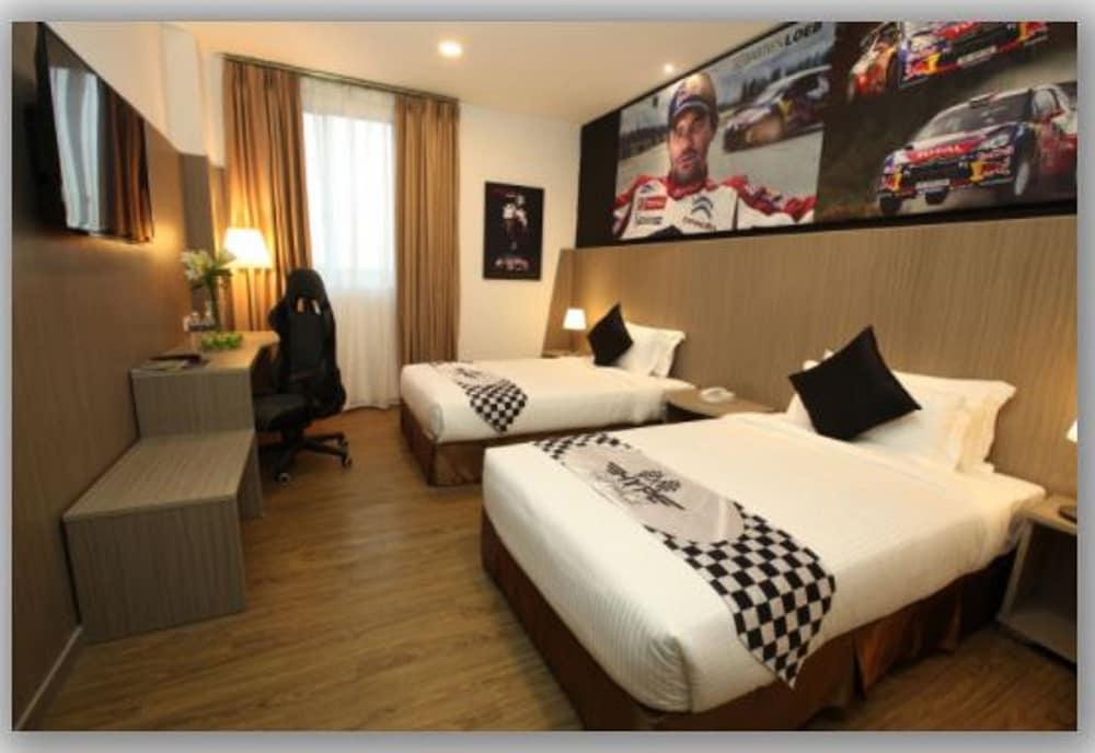 Hype Motorsport Hotel Nilai Ngoại thất bức ảnh