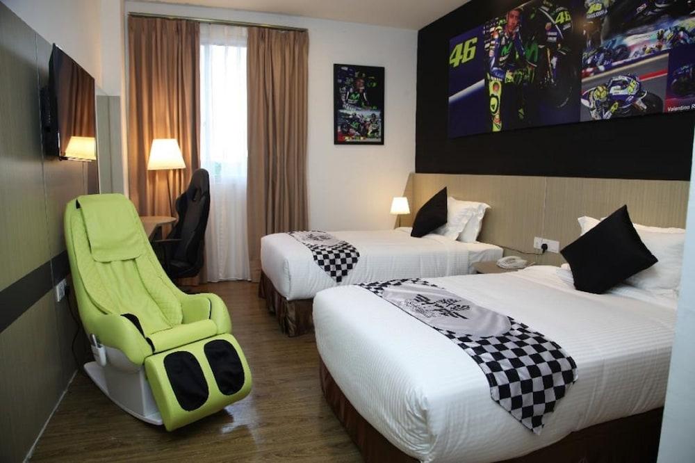 Hype Motorsport Hotel Nilai Ngoại thất bức ảnh