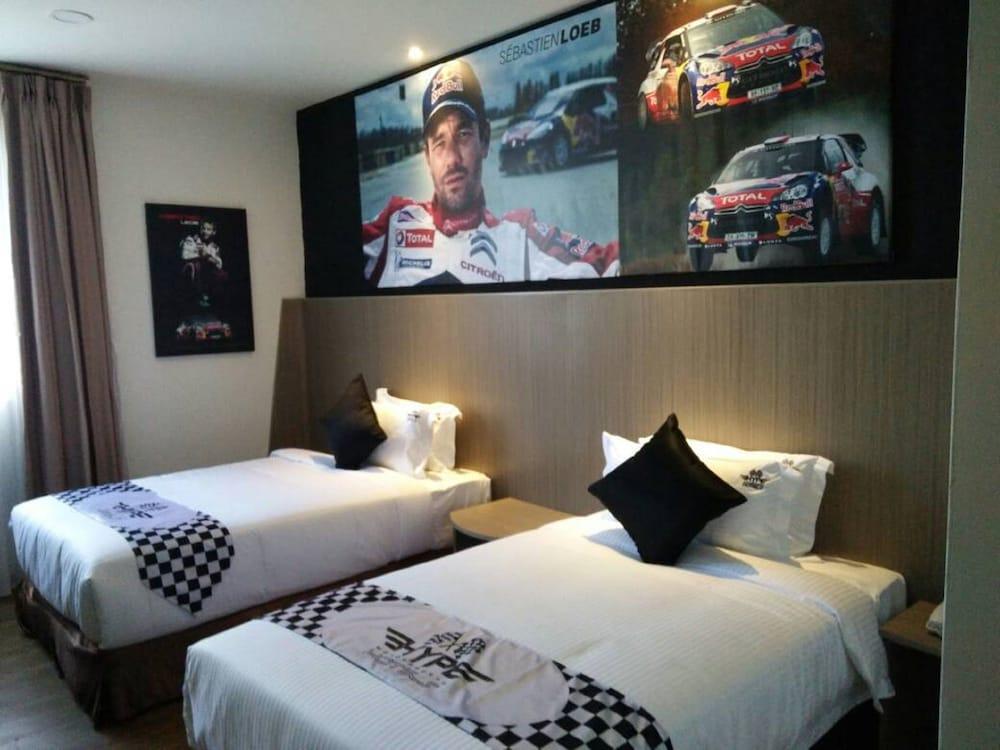 Hype Motorsport Hotel Nilai Ngoại thất bức ảnh